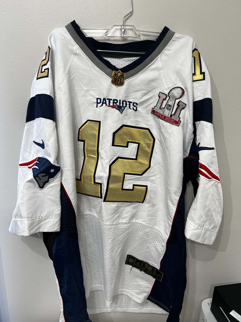 Nike Tom Brady New England Patriots Super Bowl LI 51 White/Gold Jersey Men's 52